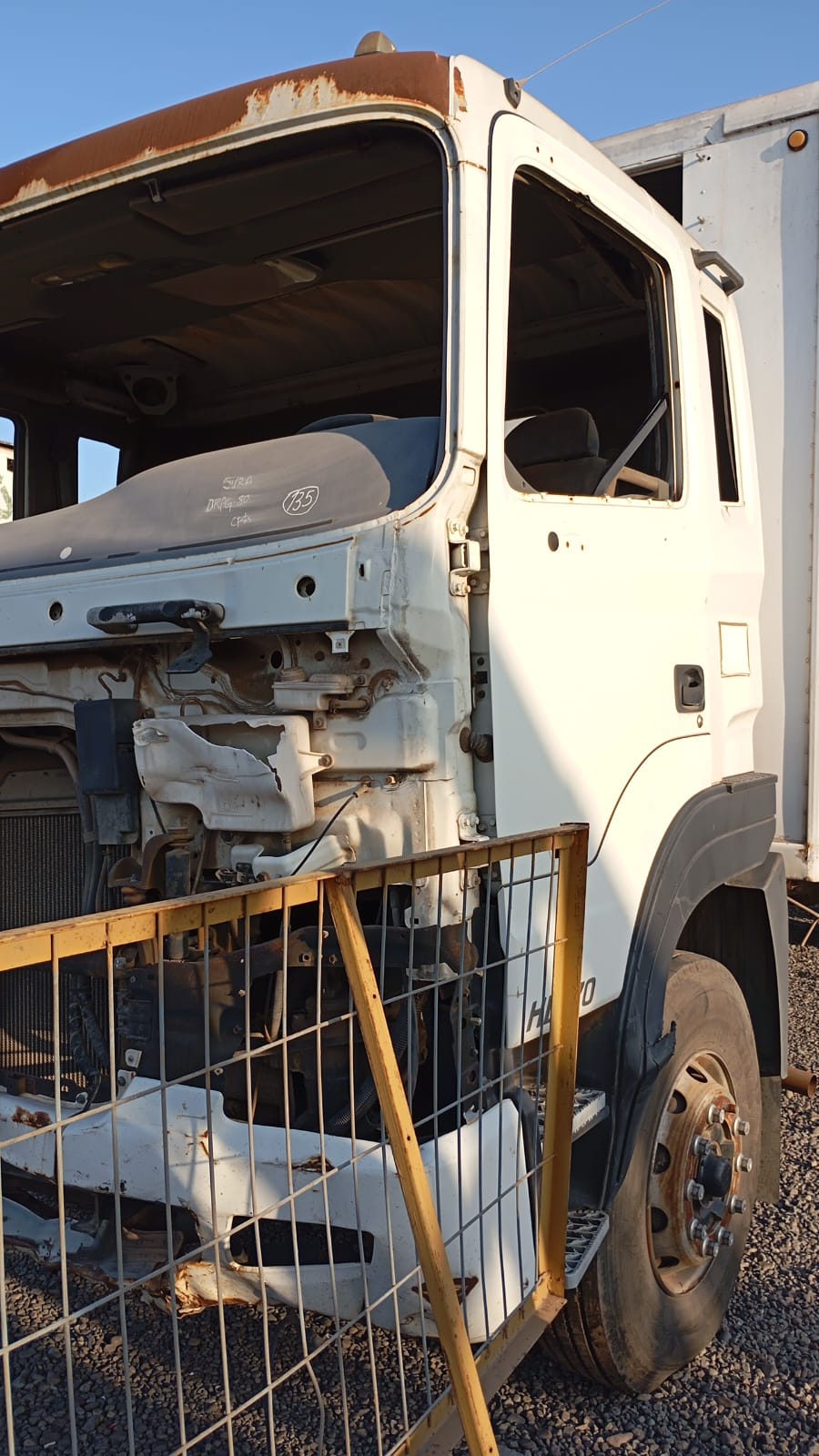 PATA GUACHA CAMIóN Hyundai HD 170 2011  USADA  EN DESARME